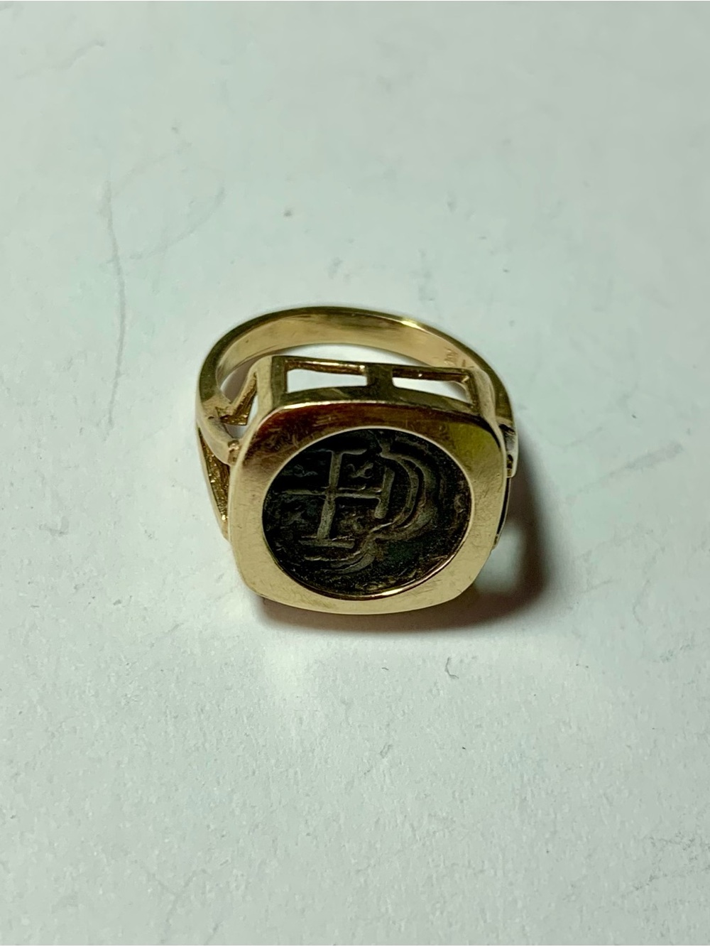 Vintage 14K Yellow Gold Spanish Cob Coin Pinky Ring Size 4 Unisex